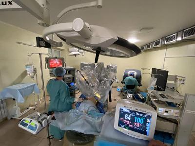 У Львові робот Da Vinci вперше прооперував дитину