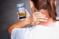 Названо хвороби, які можна «підхопити» від смартфона