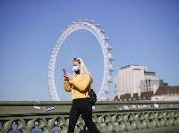 Українцям радять не їхати до низки регіонів Великої Британії через мутацію коронавірусу