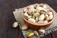 Вчені виявили, що вживання фісташок сприяє зниженню рівня "поганого" холестерину у крові