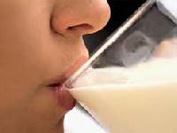 Прискорити процес зниження ваги можливо в два рази, якщо пити молоко