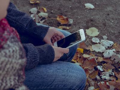  Які проблеми зі здоров'ям можуть виникнути у людей, які буквально залежні від смартфона